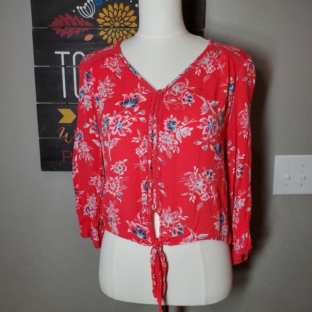 Coral Pink Floral Cropped Button Front Women's Blouse Size Medium Lace Detail